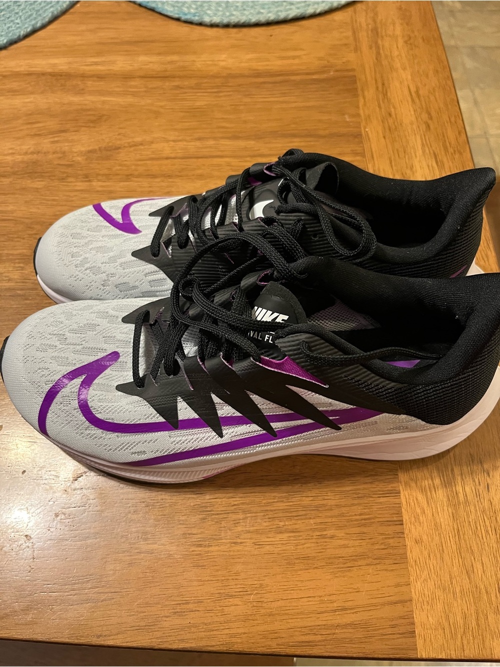 Nike Women's Rival FlyAthletic Running Shoes Gray with Purple and Black Size 9 - Picture 3 of 8
